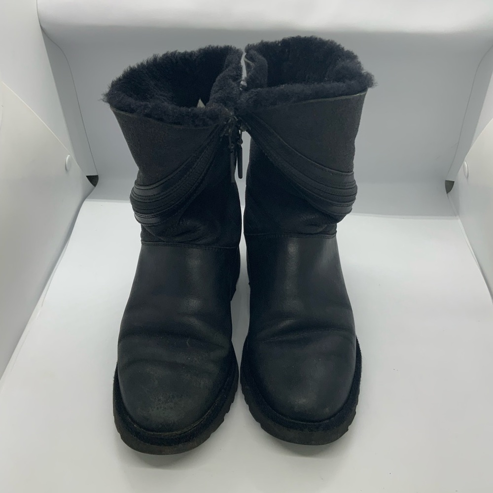 UGG Australia 2017 Alba Shearling-Lined Ankle Boots - Black Boots - Picture 11 of 13